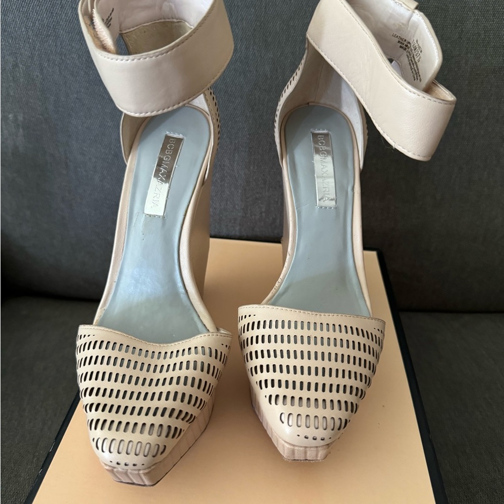 BCBG Austin Platform Parfait Wedge sandals
platform wedge Heels